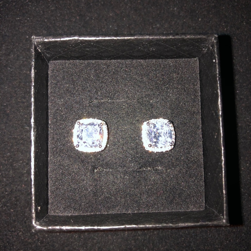 Stud Earrings - image 1